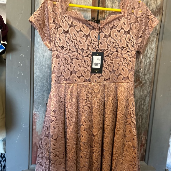 MISSMNY Lace Dress with lining NWT - Picture 4 of 6